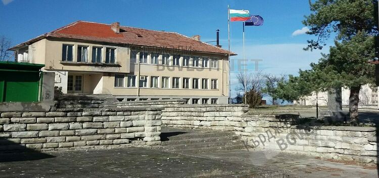 Спряха водата на пчеларовци за три дни без предупреждение, пуснаха им кал в чешмите