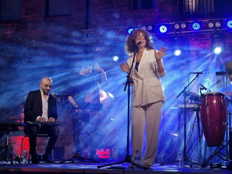 С концерт на Белослава, една от най-обичаните български певици, приключи първото издание на Дните на приятелството в Кърджали