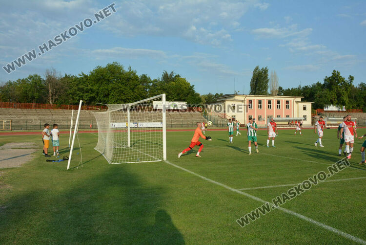 „Саяна Хасково“ с категоричен успех над столичани