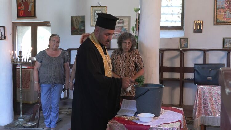 В Мандра почетоха Света Марина