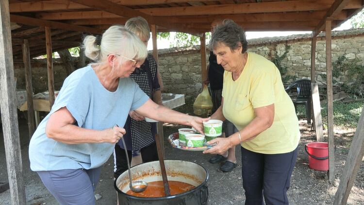 В Мандра почетоха Света Марина