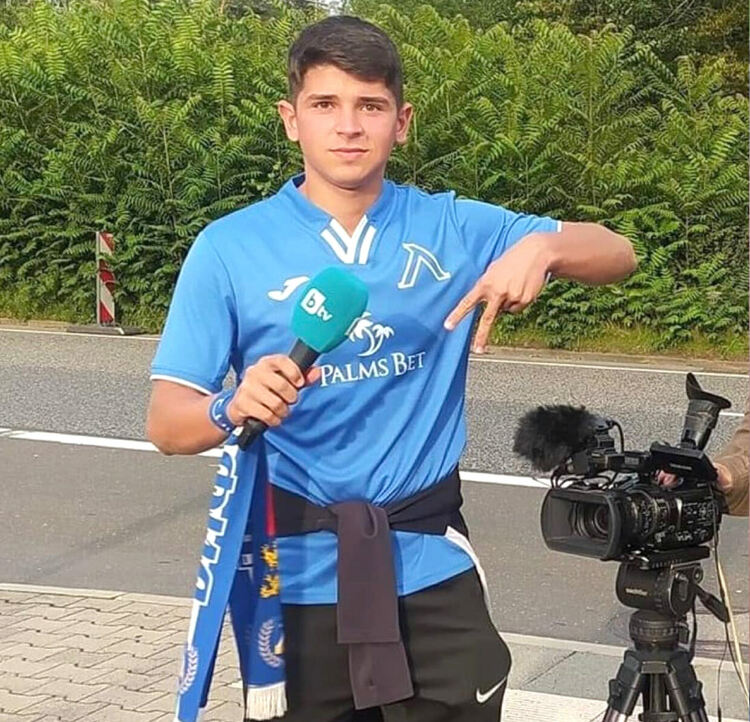 Снимка: „Непримиримите – Синьо Хасково“