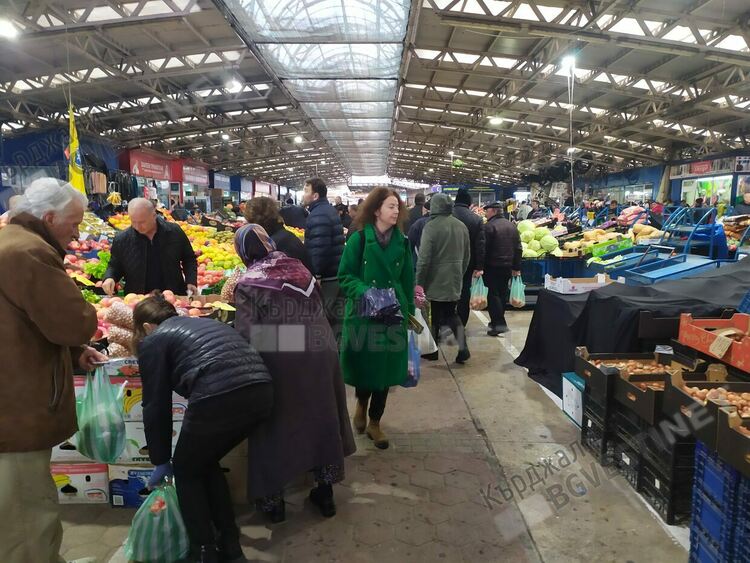 Пазарът на производителите в Кърджали е със задължения от 1,1 млн.лева,основно към Общината