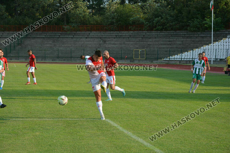 „Саяна Хасково“ с категоричен успех над столичани