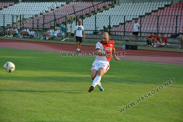 „Саяна Хасково“ с категоричен успех над столичани