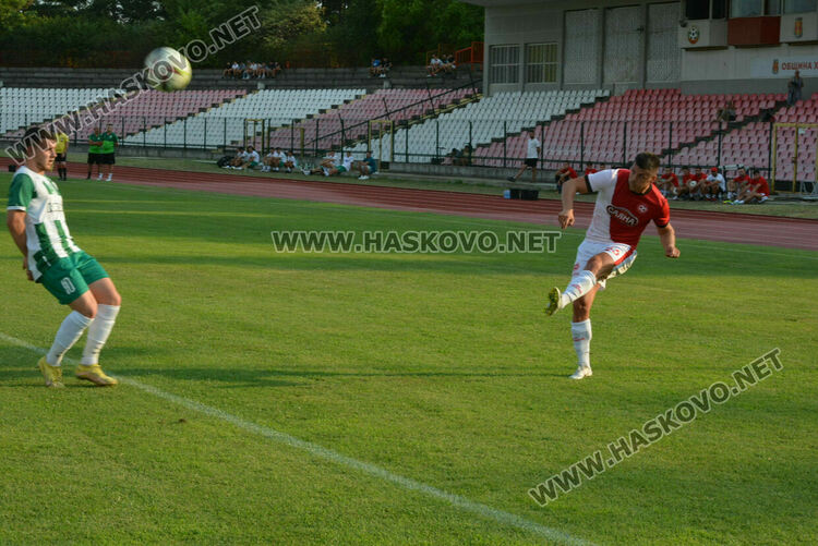„Саяна Хасково“ с категоричен успех над столичани