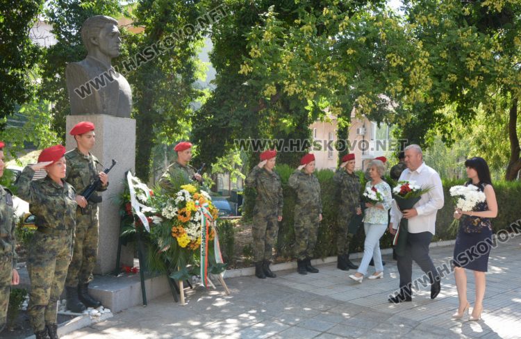 Хасково чества 187 г. от рождението на Васил Левски