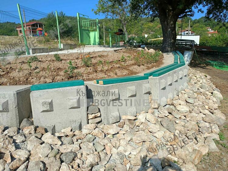 Спортно-интелектуален клуб "Ахридос" и НЧ"Родопски фар1938"честват Илинден в Опълченско