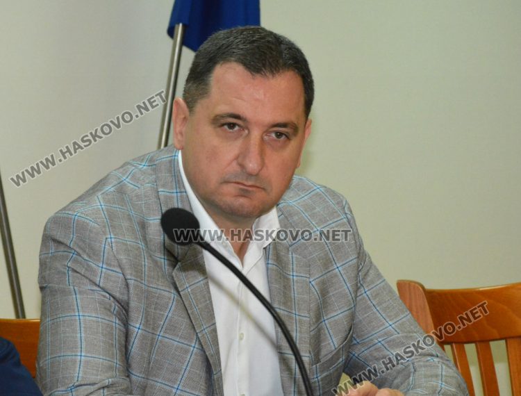 Двама са задържани с арсенал от незаконни оръжия в Димитровград, Хасково и София