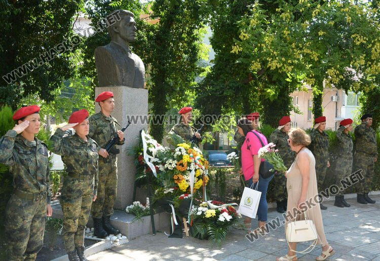 Хасково чества 187 г. от рождението на Васил Левски