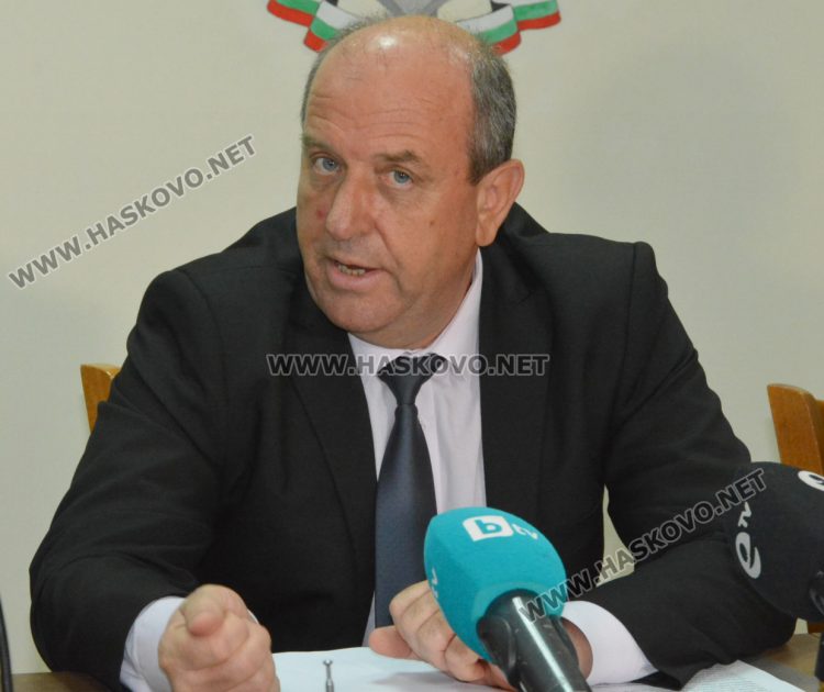 Двама са задържани с арсенал от незаконни оръжия в Димитровград, Хасково и София