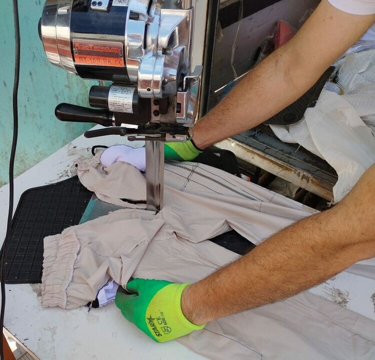 Унищожиха 840 000 стоки менте, конфискувани от тирове и автобуси