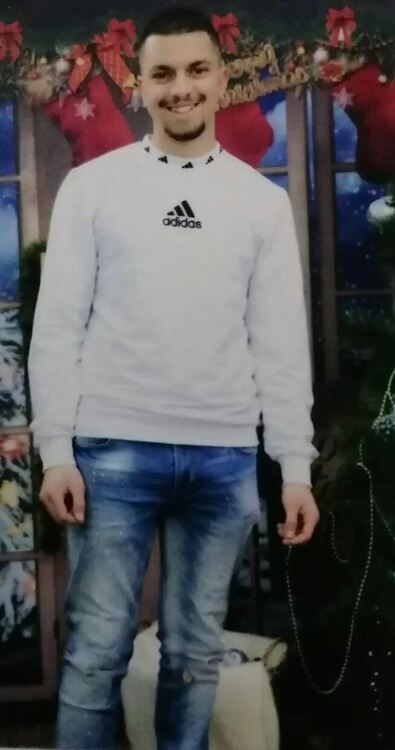 Зов за помощ! Продължава събирането на средства за 18-годишния Мариян