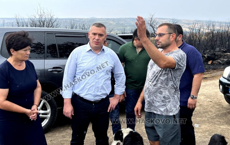 Държавата ще помогне на пострадалите стопани от пожарите в страната, съобщи министър Георги Тахов край Харманли