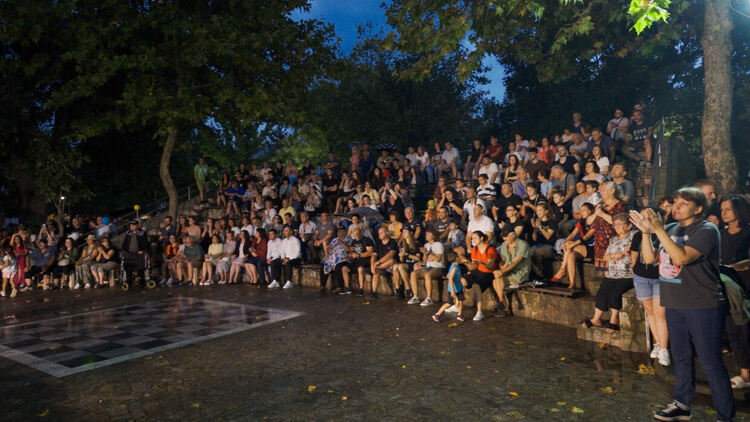 С концерт на Б.Т.Р. започна международната среща на момчилградчани
