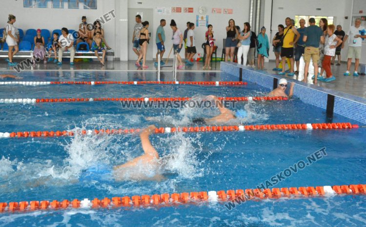Плувният комплекс в Хасково затваря до септември