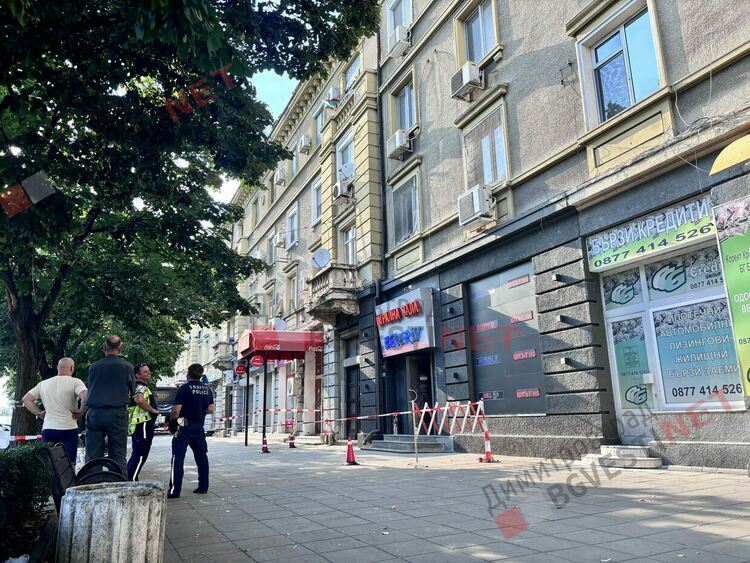 Отцепиха тротоар на главен булевард в Димитровград