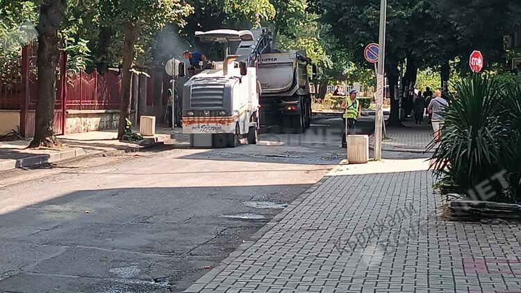 Лъснаха причините за дупките по кърджалийските улици-некачествена основа и тънък слой асфалт