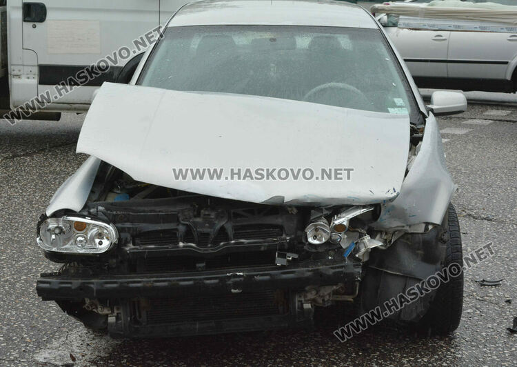 19-годишна водачка пострада при катастрофа на Кърджалийска