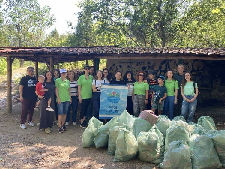РИОСВ и общината почистиха любима зона за отдих на асеновградчани