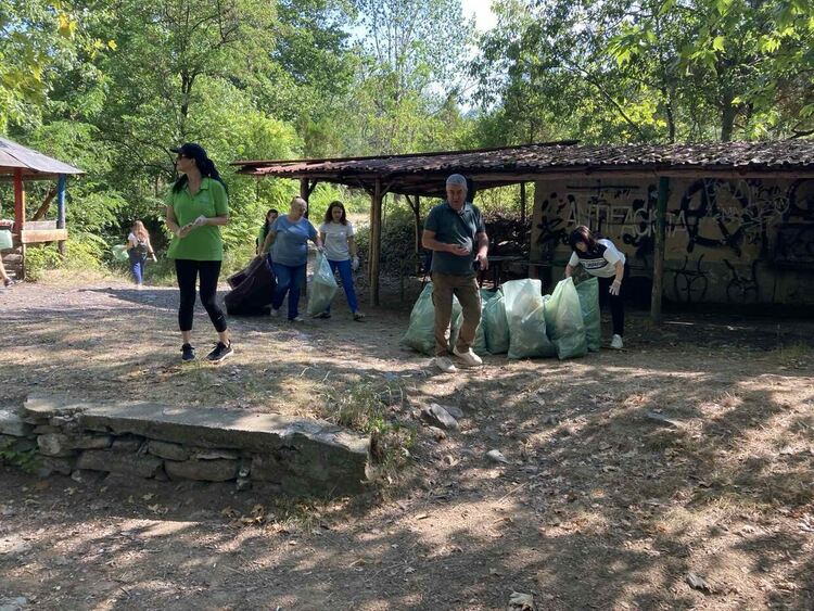 РИОСВ и общината почистиха любима зона за отдих на асеновградчани