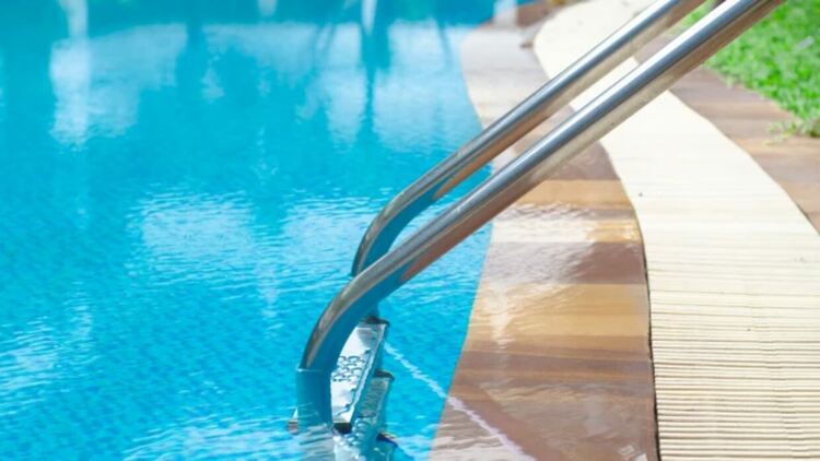 6 плувни басейнa в област Хасково  не отговарят на здравните изисквания 