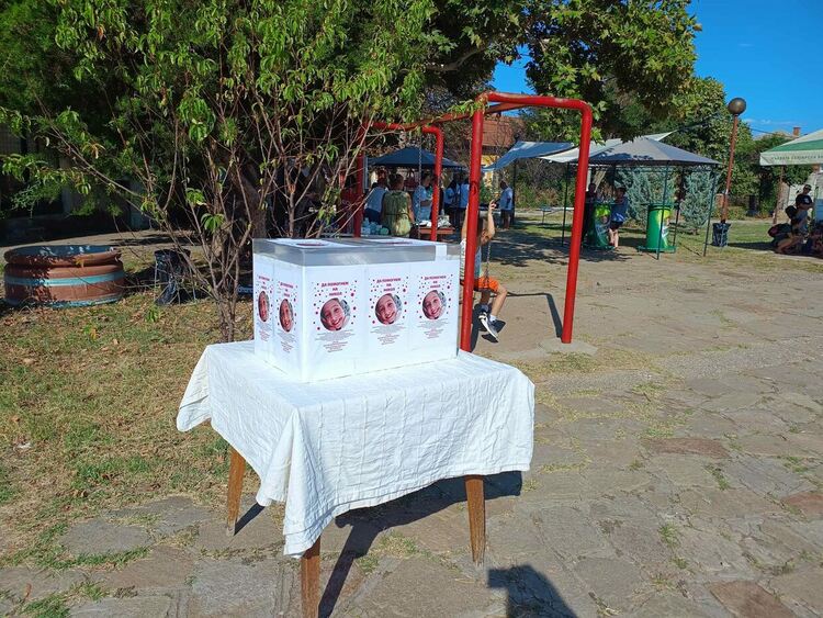 Благотворителен базар в подкрепа на  Никол организираха  в кв. " Болярово" 