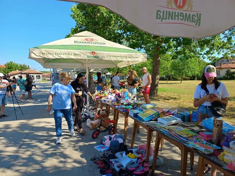 Благотворителен базар в подкрепа на  Никол организираха  в кв. " Болярово" 