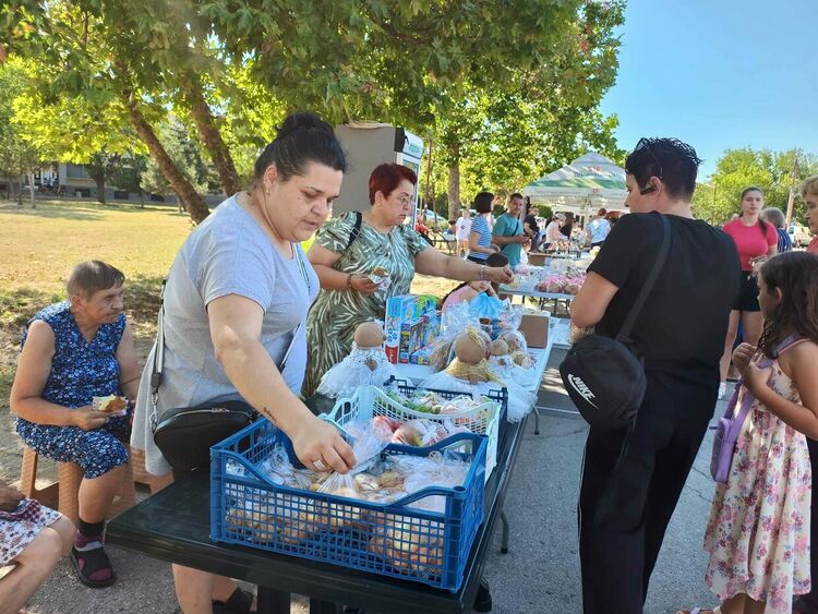 Благотворителен базар в подкрепа на  Никол организираха  в кв. " Болярово" 