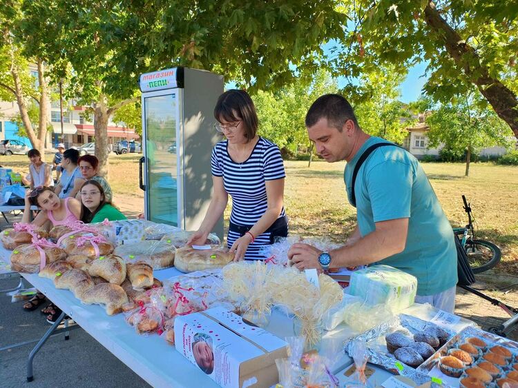 Благотворителен базар в подкрепа на  Никол организираха  в кв. " Болярово" 