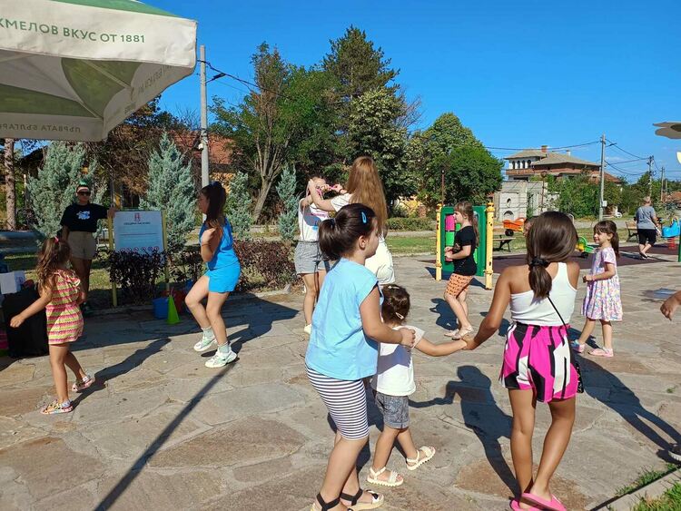 Благотворителен базар в подкрепа на  Никол организираха  в кв. " Болярово" 