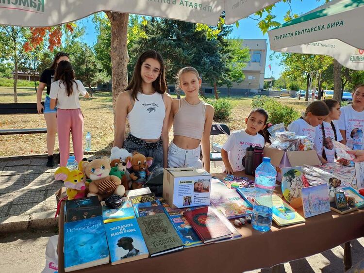 Благотворителен базар в подкрепа на  Никол организираха  в кв. " Болярово" 