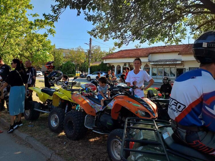 Благотворителен базар в подкрепа на  Никол организираха  в кв. " Болярово" 