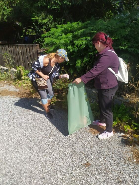 От екоинспекцията в Смолян почистиха Смолянските езера