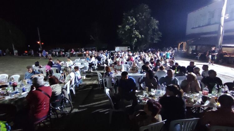 Стотици любители на българската музика се събраха на концерт в Царева поляна