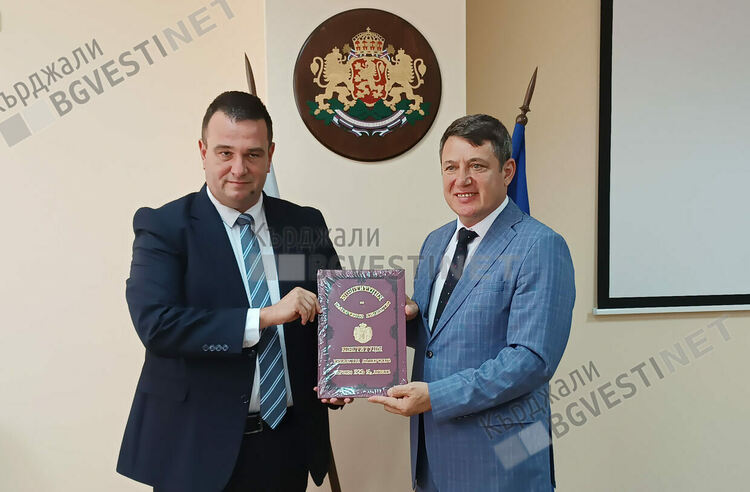 Колонката на редактора:За приватизацията на държавната власт в Кърджали!