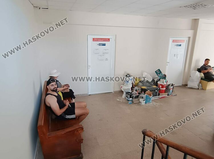 С нов интериор Първа поликлиника посреща пациентите си 