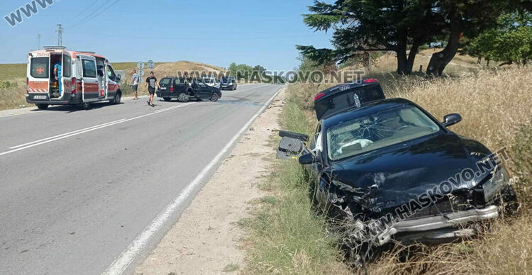 Четирима пострадаха при катастрофи в Хасково