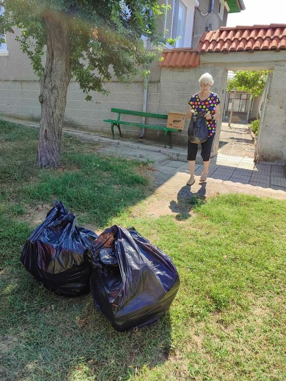 Село Воден изпраща дарения на пострадалите в село Воден