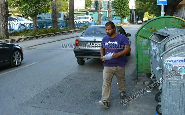 Водач на „Опел“ блъсна пешеходка до Първа поликлиника при маневра на заден ход