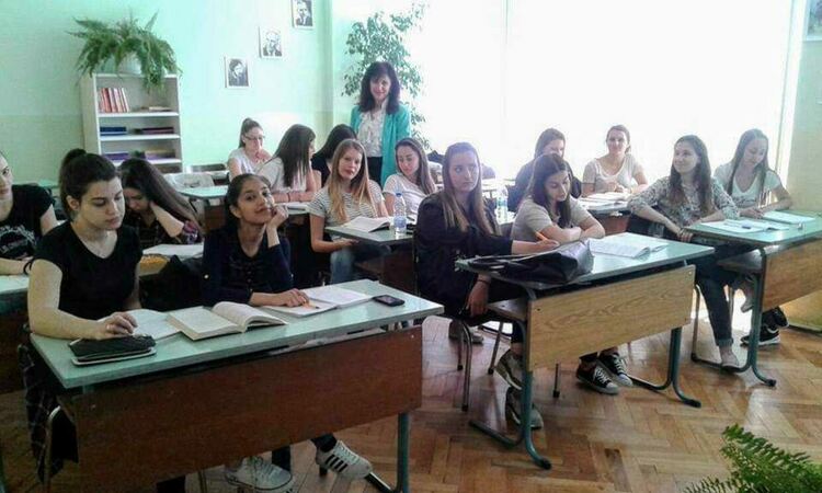 Красимира Хубинова на 60: „Знанието трябва да стане потребност и средство да успееш в живота“