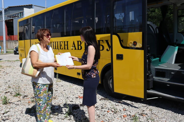 Нов училищен автобус получи училището в село Конуш