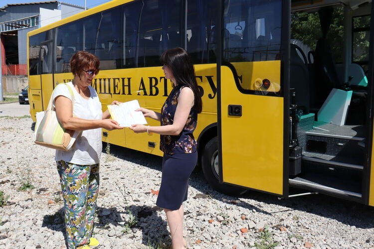 Нов училищен автобус получи училището в село Конуш