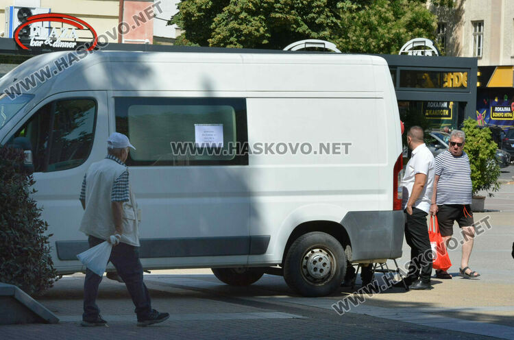 Мобилна лаборатория изследва безплатно за хепатит в Хасково