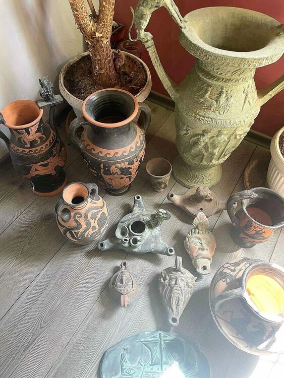 Разкриха престъпна група за трафик на културни ценности