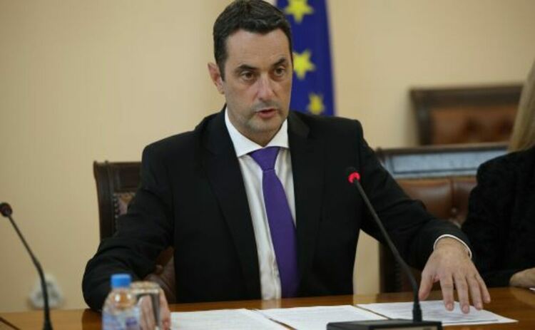 Гвоздейков поиска оставки по върховете на НКЖИ