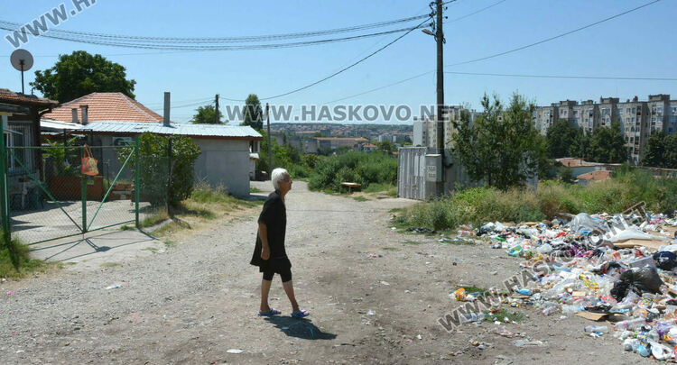 Жители на кв. „Република“ пропищяха от незаконно сметище