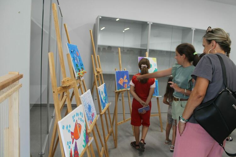 Свиленградски ученици представиха занаятчийски произведения