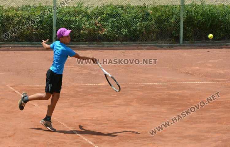 Започна основната схема на „Тенис Европа – Хасково Къп до 14 години“