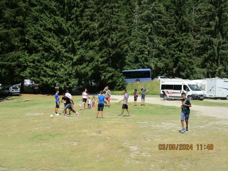 Децата от Съюза на инвалидите огласиха Смолянските езера /галерия/  